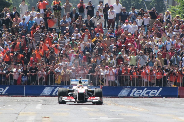 Los asistentes ovacio