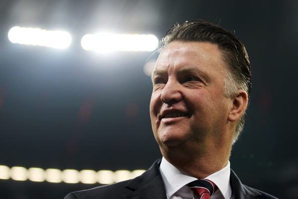 Louis van Gaal antento al encuentro