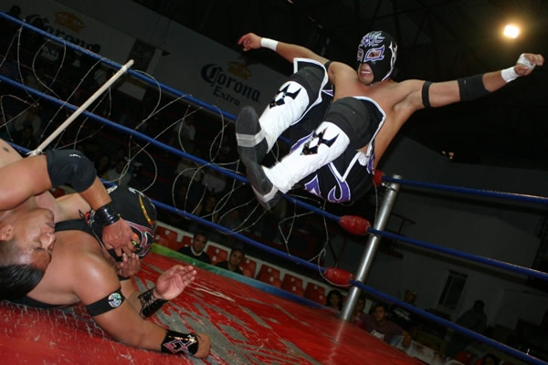 Lucha Extrema en la López Máteos.