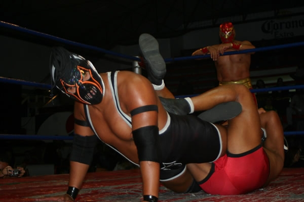 Lucha Extrema en la López Máteos.