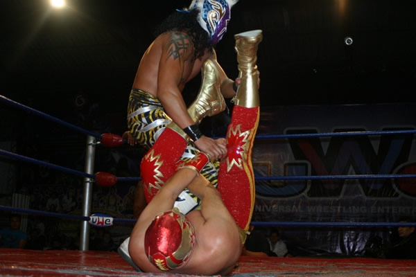 Lucha Extrema en la López Máteos.