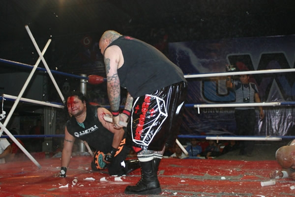 Lucha Extrema en la López Máteos.