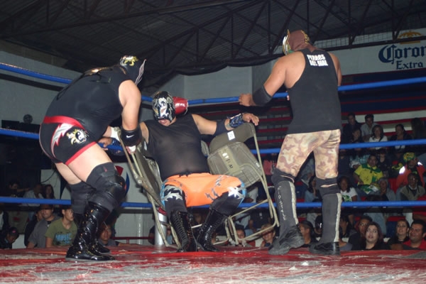 Lucha Extrema en la López Máteos.