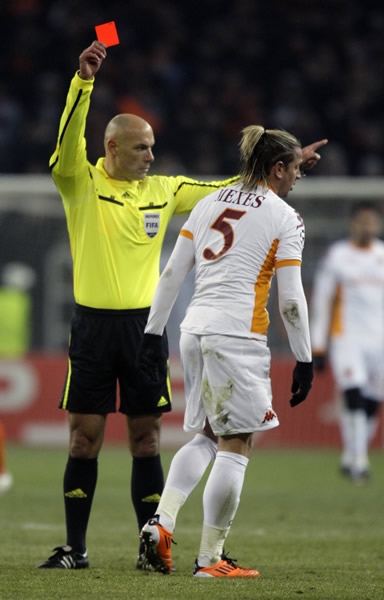 Mexes fue expulsado del partido