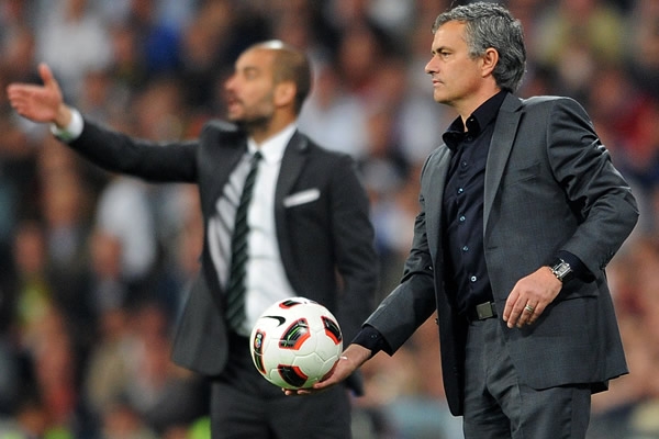 Mourinho atento al encuentro