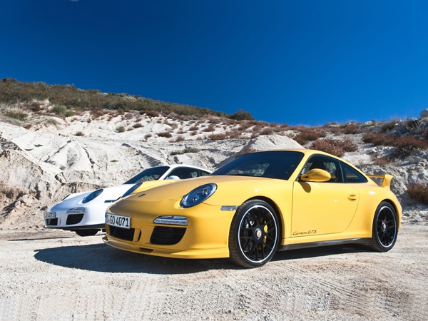 Porsche 911 Carrera GTS 2011-6