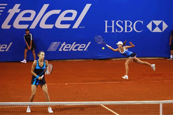 En la rama femenil las checas Petra Cetkovska y Renata Voracova avanzaron a Semis.