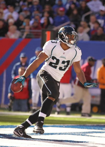 Rashad Jennings tuvon acarreos de touchdown.
