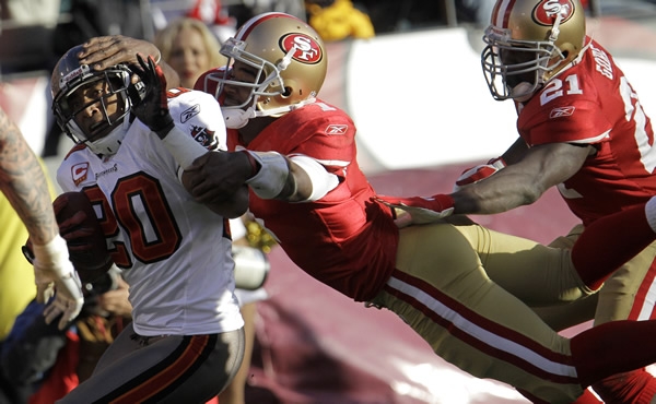 Ronde Barber logró en el último cuarto la intercepción 40 de su carrera.