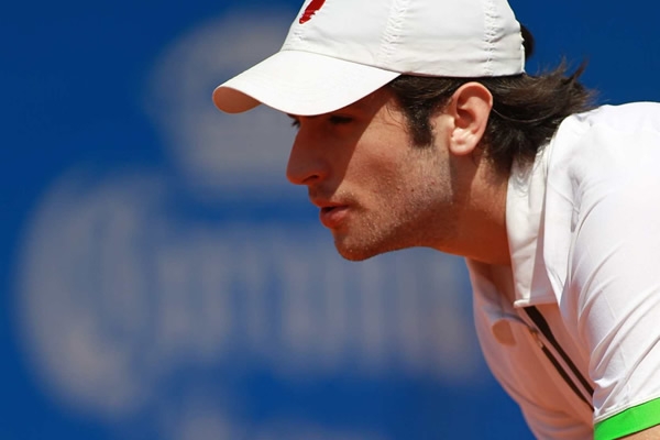 Sánchez, finalista en el torneo Future de Guatemala, evidenció su nerviosismo en el primer set.