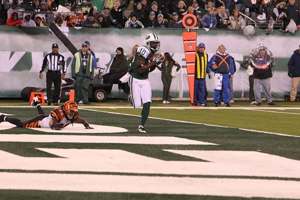 Santonio Holmes anotó tras recibir un pase de 13 yardas de Mark Sánchez.