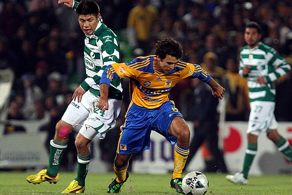 Santos 0-2 Tigres30