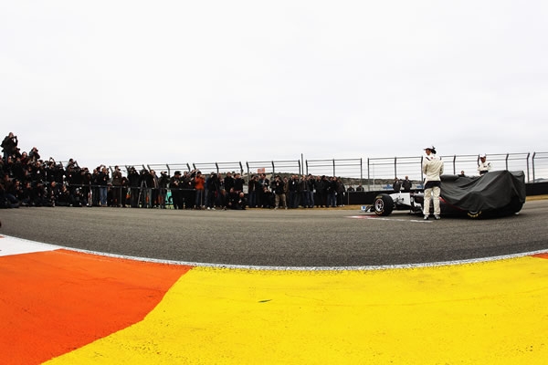 Sergio Pérez presentó el auto con el que correrá en F1.