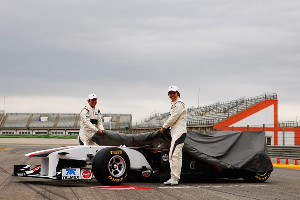 Sergio Pérez presentó el auto con el que correrá en F1.