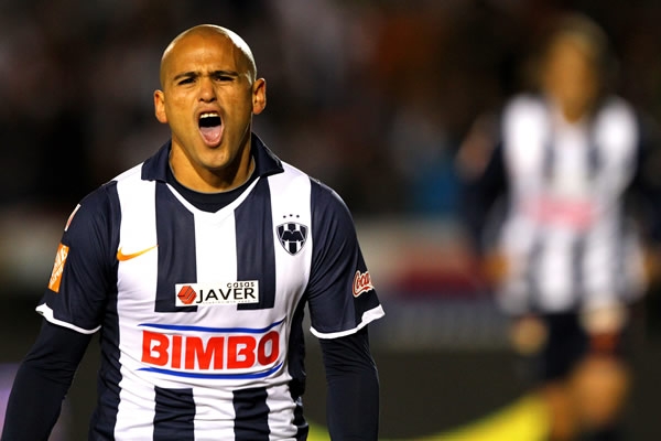 Suazo abrió el marcador
