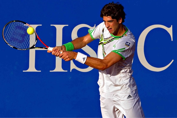 Thomaz Bellucci tuvo que remar contra corriente para superar al polaco Lukasz Kubot.