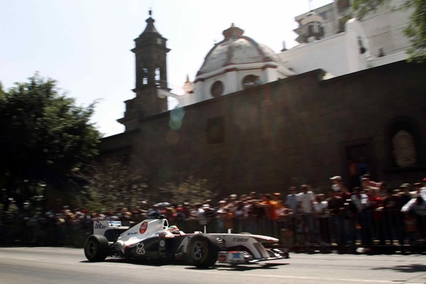 Todos atentos al Checo