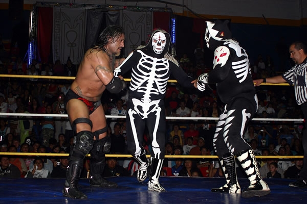 Triple A se presentó en la Arena Neza.