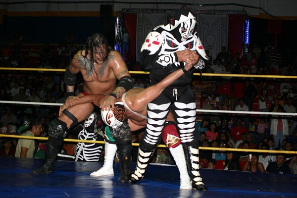 Triple A se presentó en la Arena Neza.