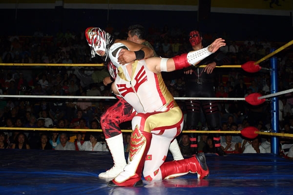 Triple A se presentó en la Arena Neza.