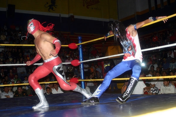 Triple A se presentó en la Arena Neza.