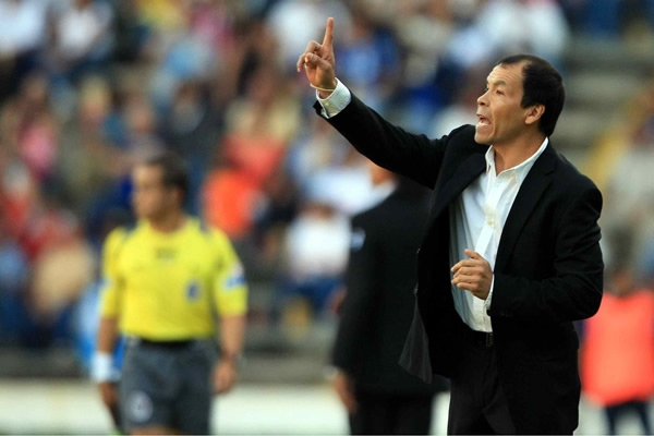 El Profe Cruz no dejó de dar indicaciones a los chiapanecos.