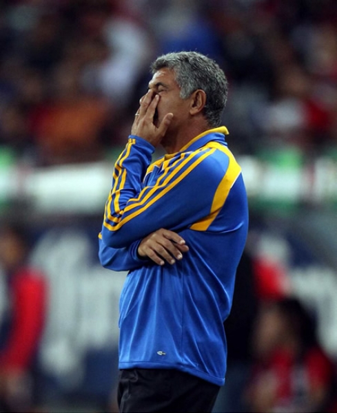 El Tuca lamenta que hayan perdido la ventaja.