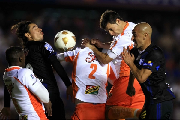 Fue un partido muy peleado por arriba.