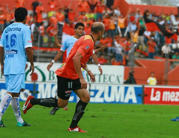 Carlos Ochoa anotó el 2-1 definitivo.