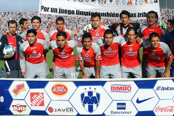 Chivas posa para las cámaras antes del inicio del partido