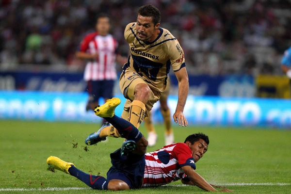 Chivas tuvo varias dificultades