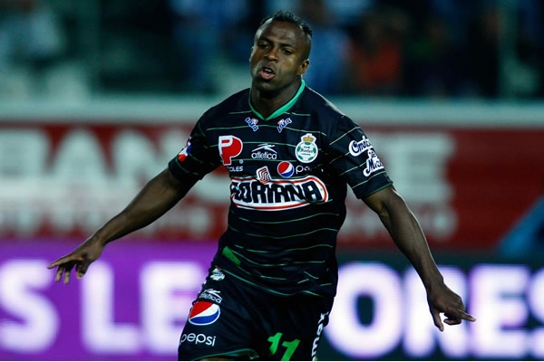 Con un doblete, Benítez liquidó a Pachuca