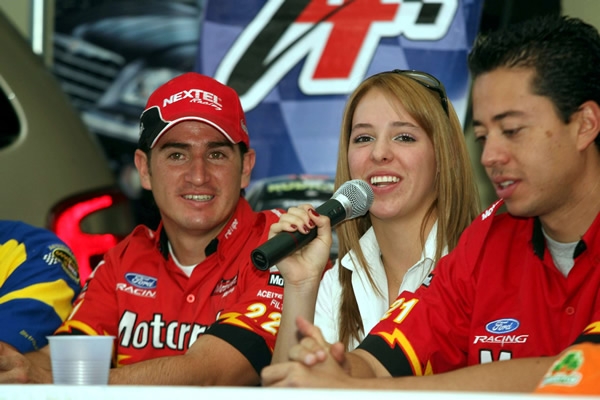 Enorgullece a Estefania Reyes ser la única mujer en Nascar México