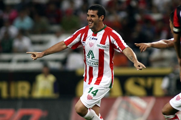 Gandín venció a Canales y marcó el gol de la victoria