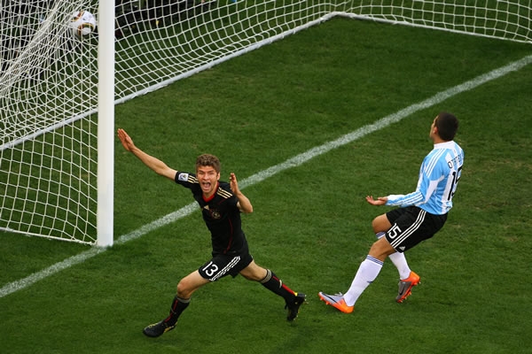 Müller marcó al minuto 3 a pase de Schweinsteiger