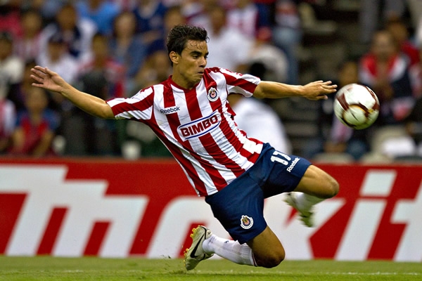 Omar Bravo tuvo varias oportuniddes