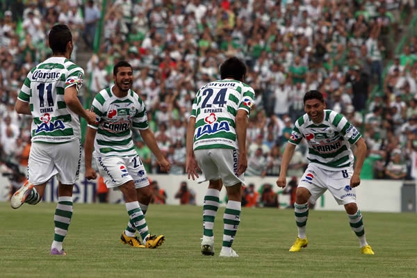 Oribe Peralta marcó un hat-trick