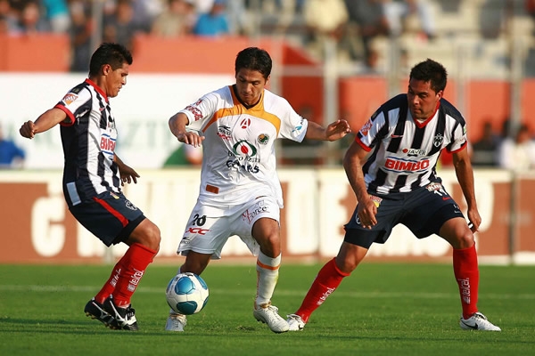 Rayados trató de cerrar los espacios