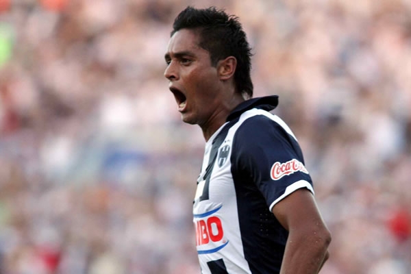 Santana anotó de cabeza
