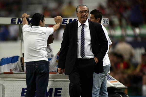 Trejo tuvo muchos problemas