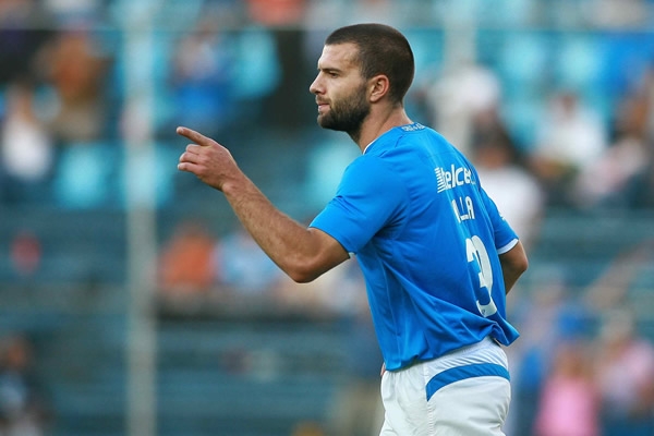 Villa anotó un gran gol