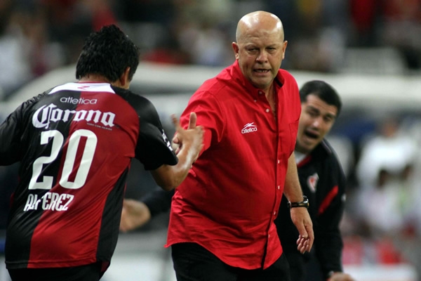 Alférez festejó con su entrenador
