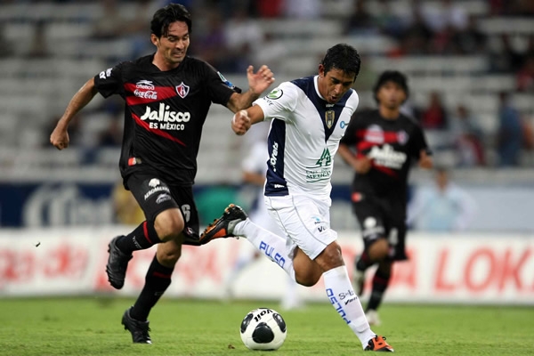 Alfredo Moreno intentando llevarse la marca a velocidad