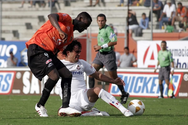 Ambos equipos no cedieron ni un centímetro