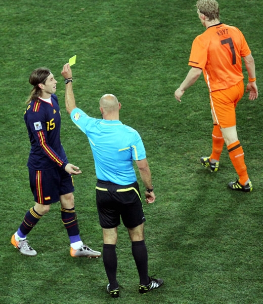 Amonestación para Ramos.