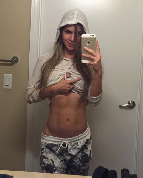 Anllela Sagra, te hará amar el ejercicio y sus curvas. 