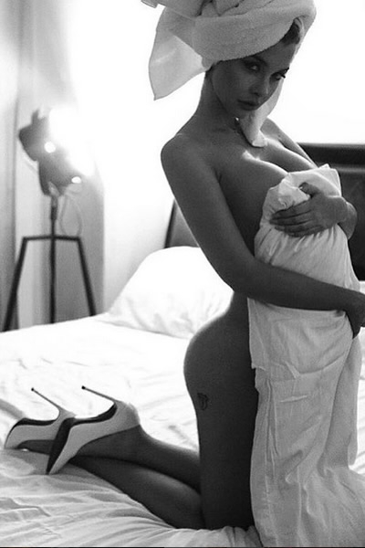 Desde Australia, Emily Sears y su escultural belleza. 