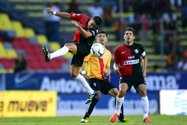 Ayala fue la sombra de Mancilla, Mancigol no terminó el partido.
