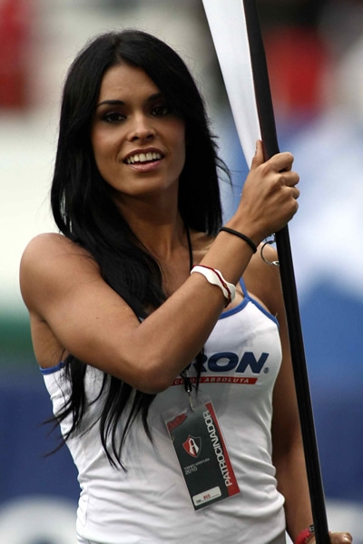 Bonita edecán hoy en el Jalisco