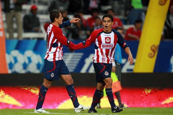 Bravo-Chicharito, una dupla de miedo